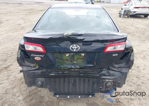 2014 Toyota Camry Se z USA, uszkodzony, nr VIN 4T1BF1FK1EU464237